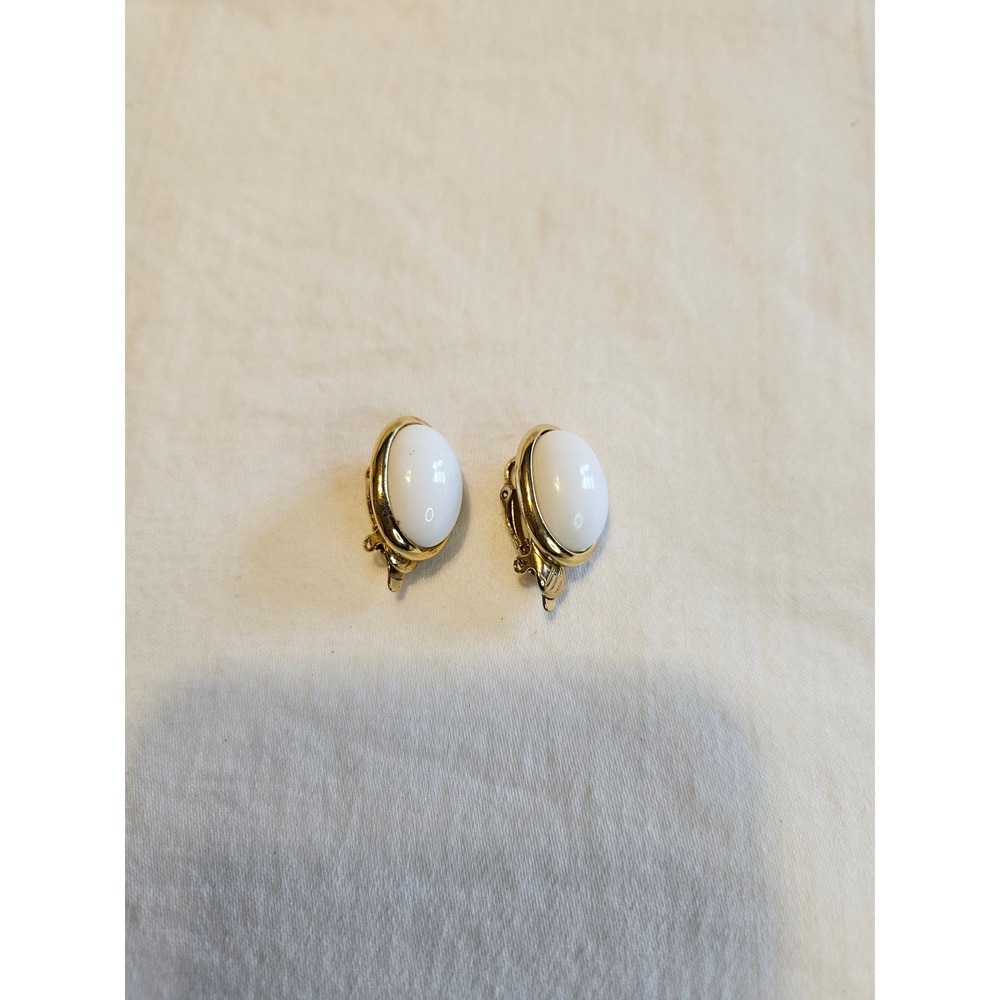 Trifari Gold Trimmed White Oval Cabochon Clip On Earrings Elegant Jewelry